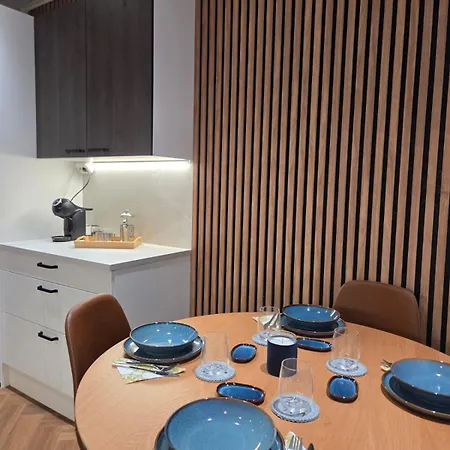 Luxury 3-bedroom For Up To 6 People In The Center *